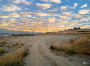 102 S Valiant Dr, East Wenatchee, WA 98802