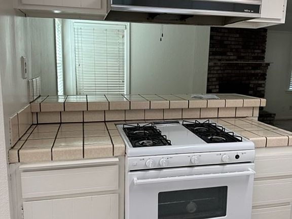 3rd image of 234 Coronado Ave