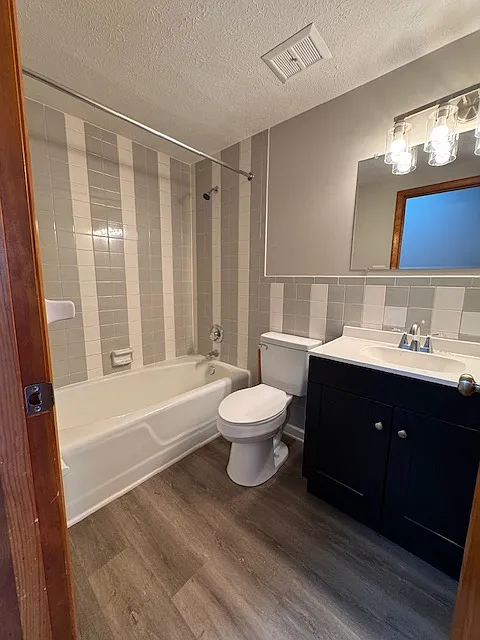 1 bed, 800 sqft, $1,050 — Photo 3