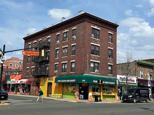 7 Star Realty LLC, 5406 Bergenline Ave APT 3, West New York, NJ 07093