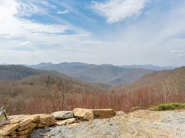 76 Stardust Way, Glenville, NC 28736