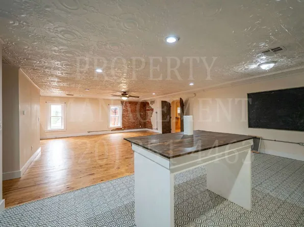 215 W 4th Ave APT 1, Caney, KS 67333