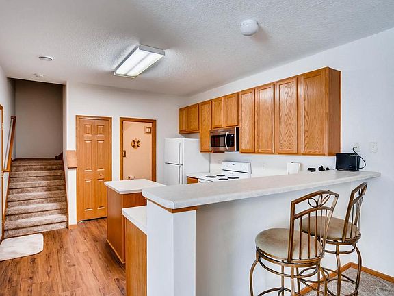 5th image of 571 Tamarack Trl
