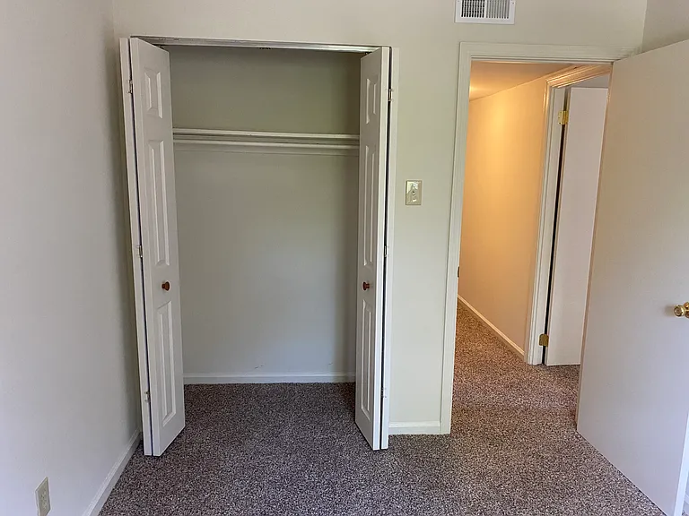 412 N Orange St #B1 — Photo 8