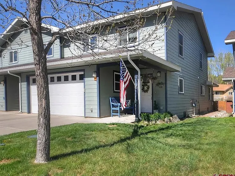 9 Sandstone Dr — Photo 2
