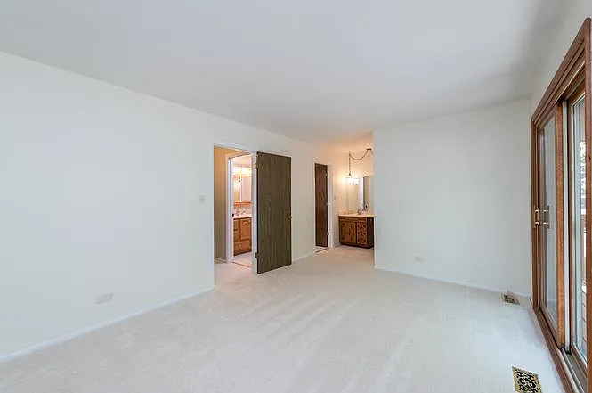 801 Hughes Pl — Photo 10