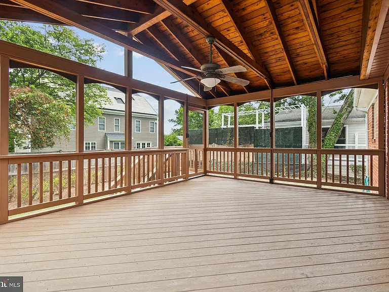 9923 Mayfield Dr — Photo 23