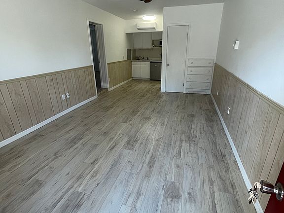 2nd image of 404 Albee Rd