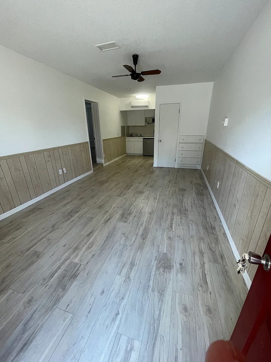 Building Photo - 404 Albee Rd