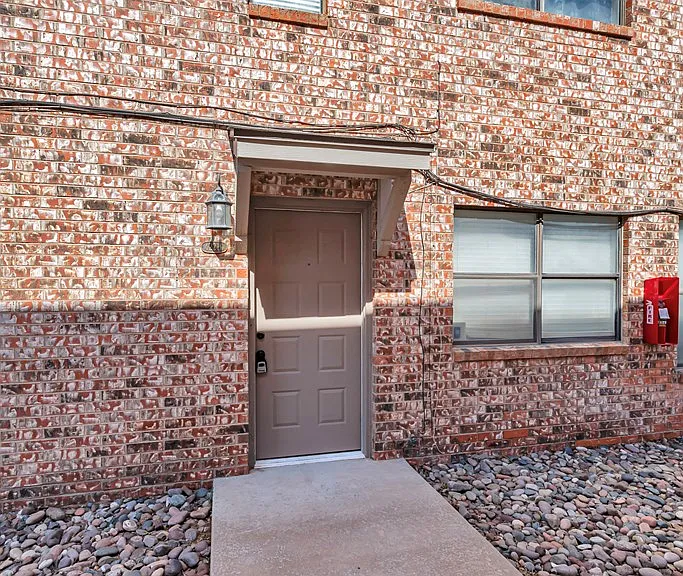 422 W Pecan Ave #D — Photo 5