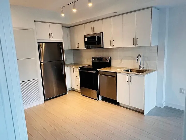4010 Eglinton Ave W #208 — Photo 1
