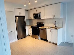 4010 Eglinton Ave W #208, Toronto, ON M9P 3W1