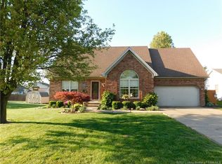 289 Greenway Dr, Scottsburg, IN 47170
