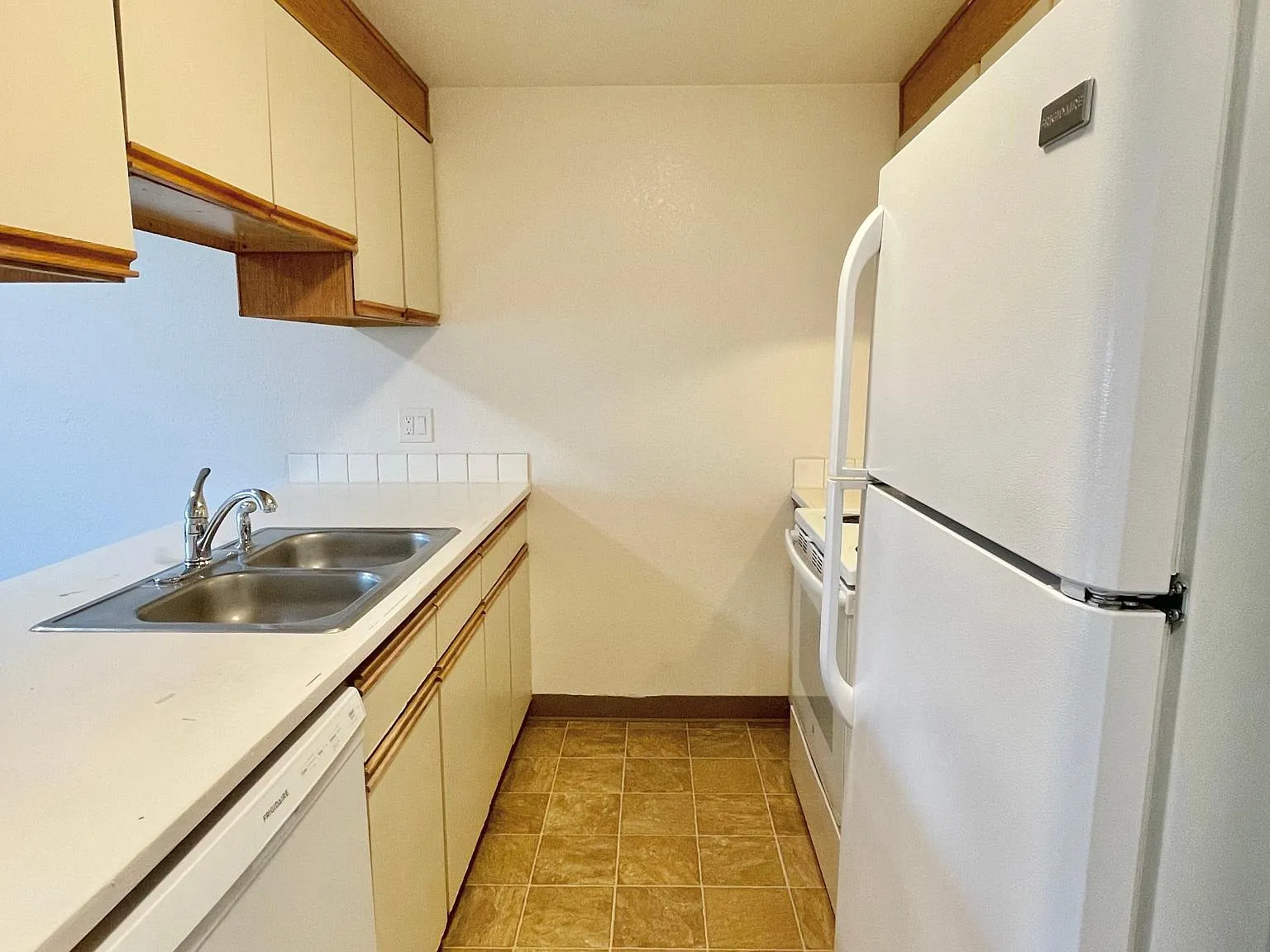 2 bed, 1.5 bath, 850 sqft, $1,600 — Photo 4