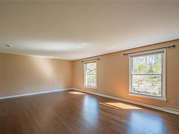4th image of 3030 Ben Venue Dr