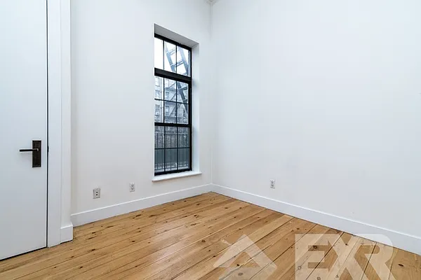 Rented by EXR | media 8