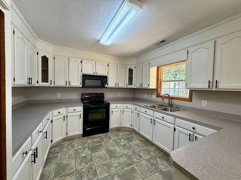2915 Baigo Ct — Photo 4