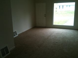 206 Estridge Rd, Saint Louis, MO 63137