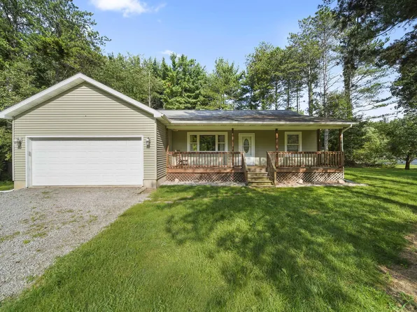 501 Reef Ct, Pleasant Lake, MI 49272