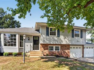 814 NE Mulberry St, Lees Summit, MO 64086