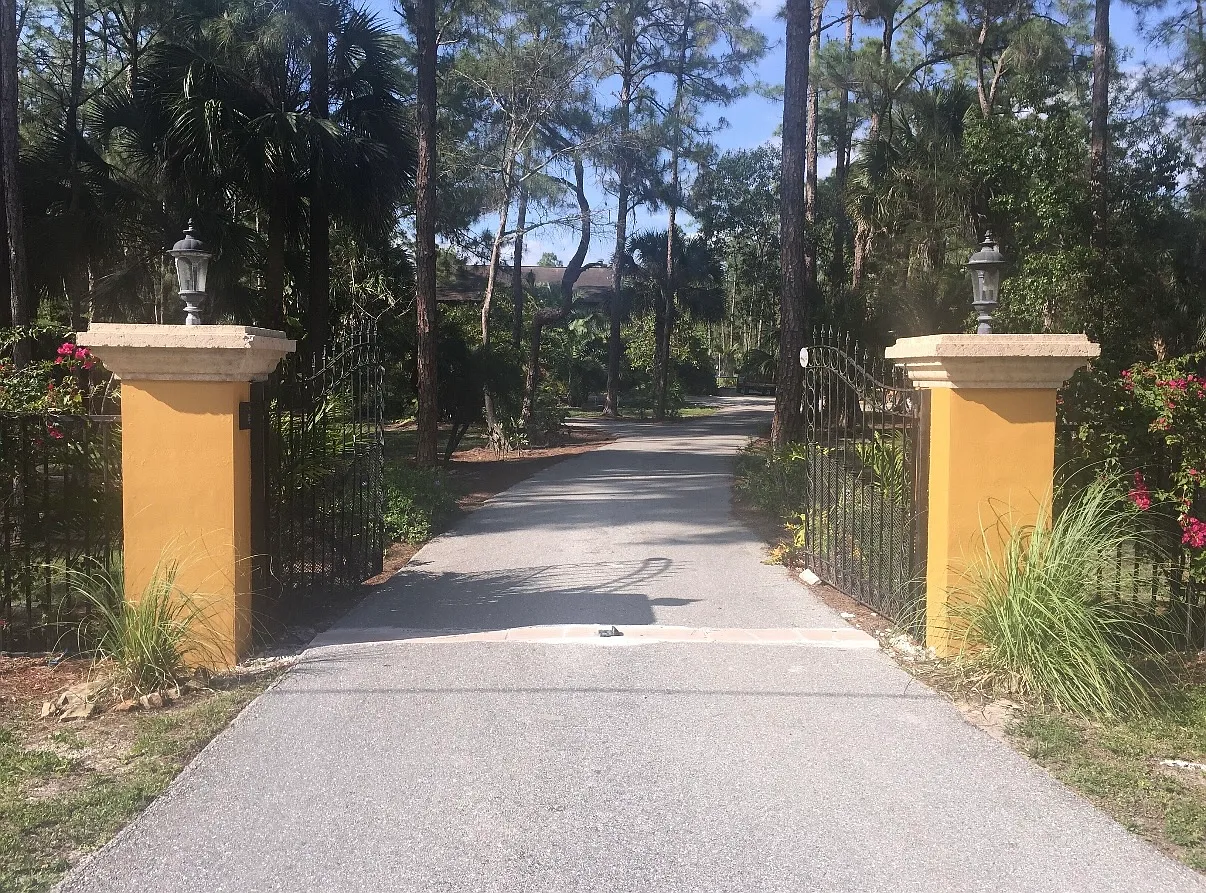 5th Ave SW, Naples — Photo 2