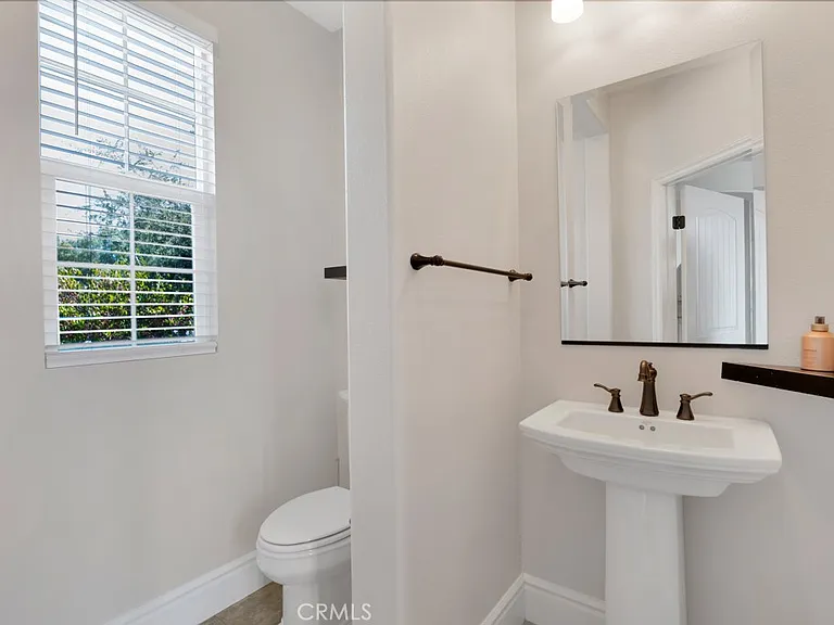 9611 Baden Ave — Photo 47