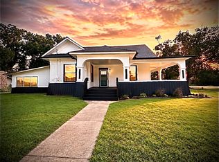 402 E Navasota St, Groesbeck, TX 76642
