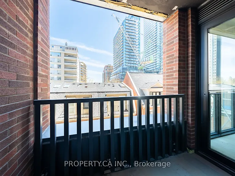 109 Erskine Ave #407 — Photo 16