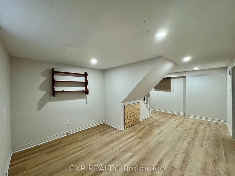 112 Baseline Rd E #A — Photo 8