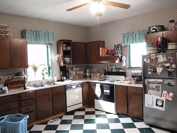 Eat-in Kitchen