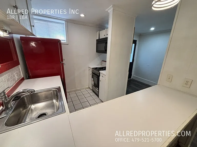 621 N Leverett Ave #5 — Photo 6