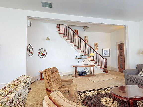 4th image of 39 W Grant St