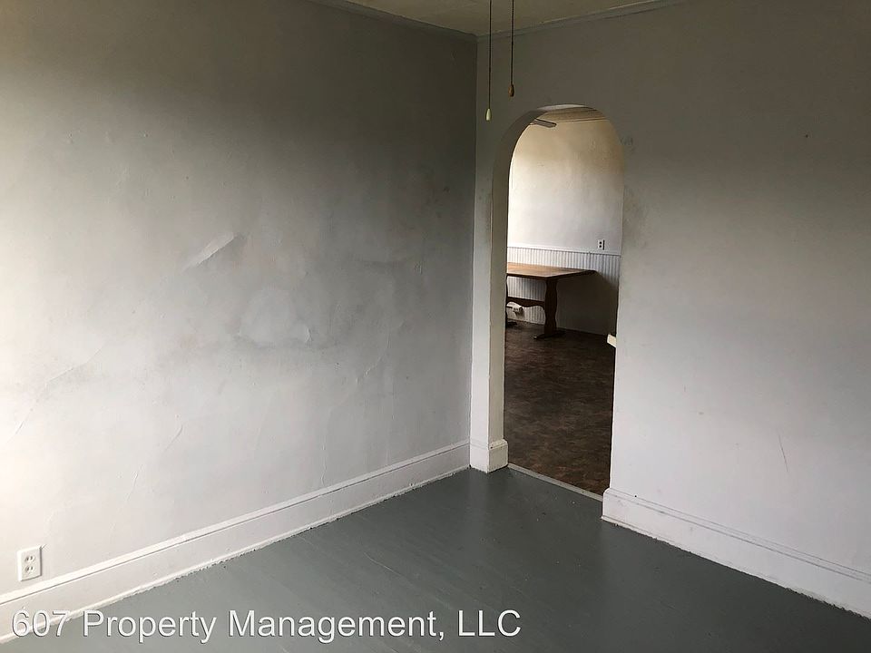 1st image of 202 Oak Hill Ave APT 5