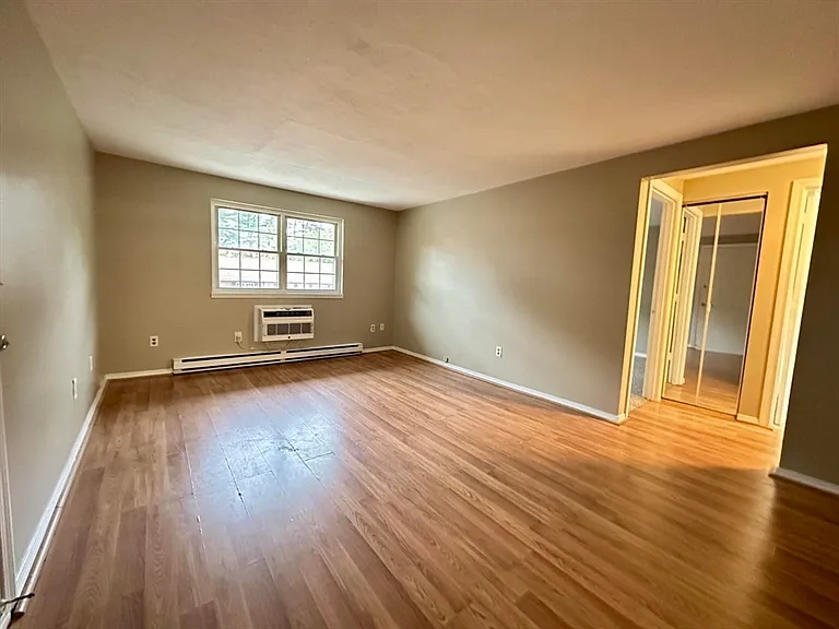 7 Maple Crest Cir #E — Photo 5