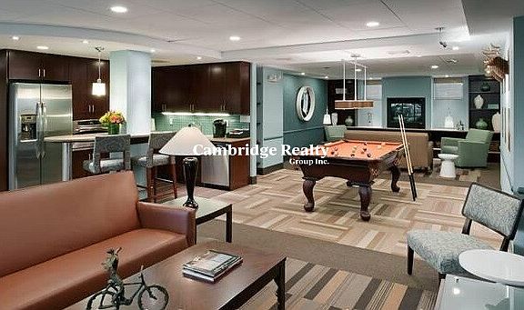 4th image of 10 Camelot Ct #5T