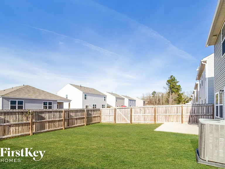 208 Longford Dr — Photo 14