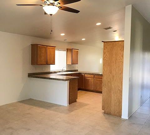 3rd image of 12887 Deodar Ave