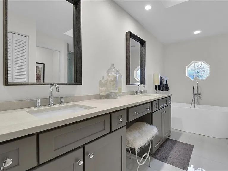 2124 Paget Cir #1 — Photo 11