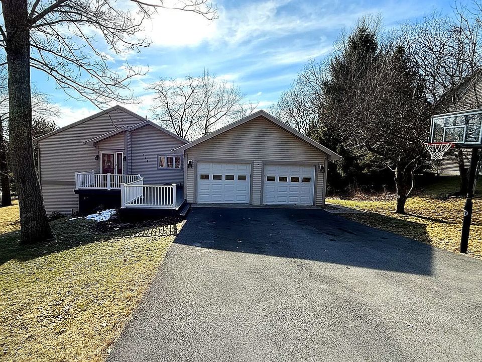 1st image of 141 Sylvan Oakes Dr