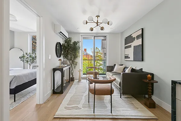 Living room, photo 1