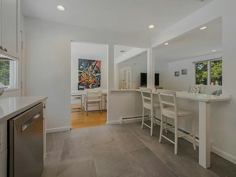 88 Rutland Rd — Photo 10