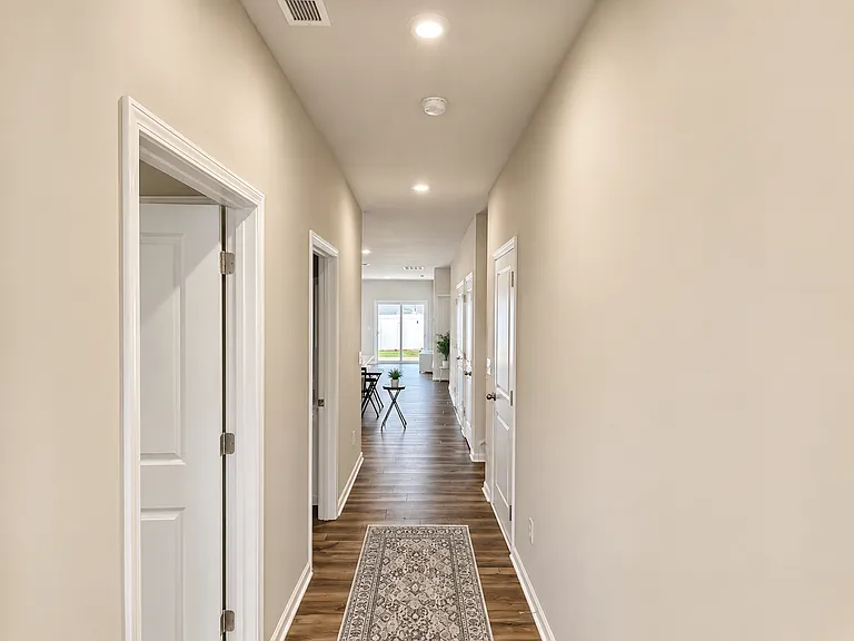 112 Holly Oak Ct — Photo 2