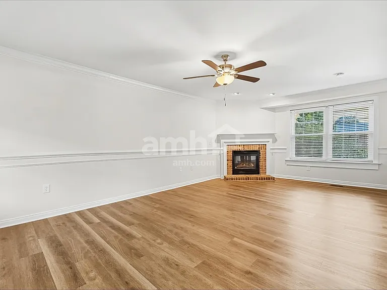 2113 Lynwood Pl — Photo 7