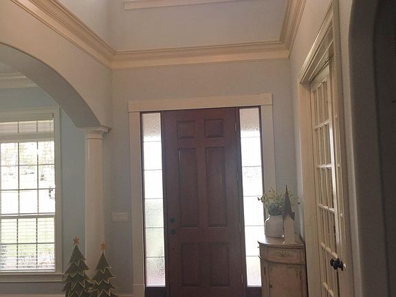 2nd image of 3413 Parkwood Dr