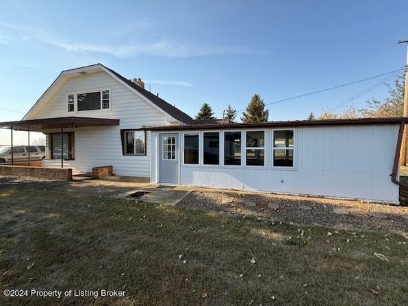 405 Main St, Regent, ND 58650