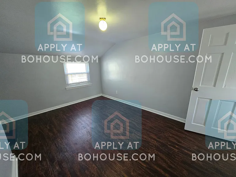 3202 McArthur Dr — Photo 9
