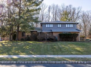 16 Woodmere Rd, North Brunswick, NJ 08902