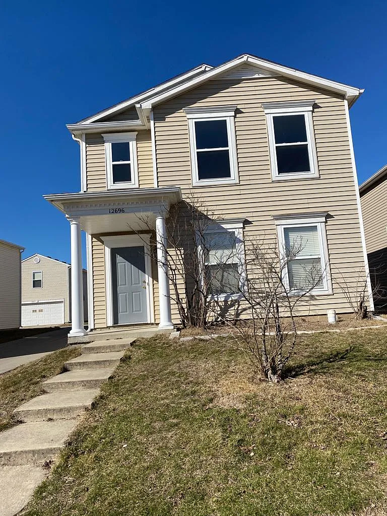 3 bed, 2.5 bath, 1804 sqft, $2,100 — Photo 1
