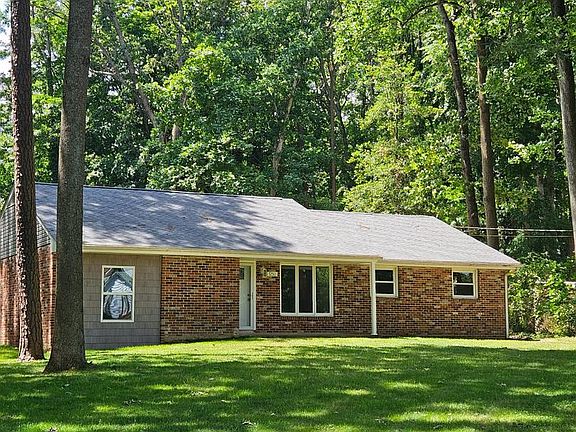 2nd image of 3250 Andrews Lake Rd