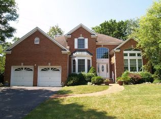 20 Baybury Ct, East Hanover, NJ 07936